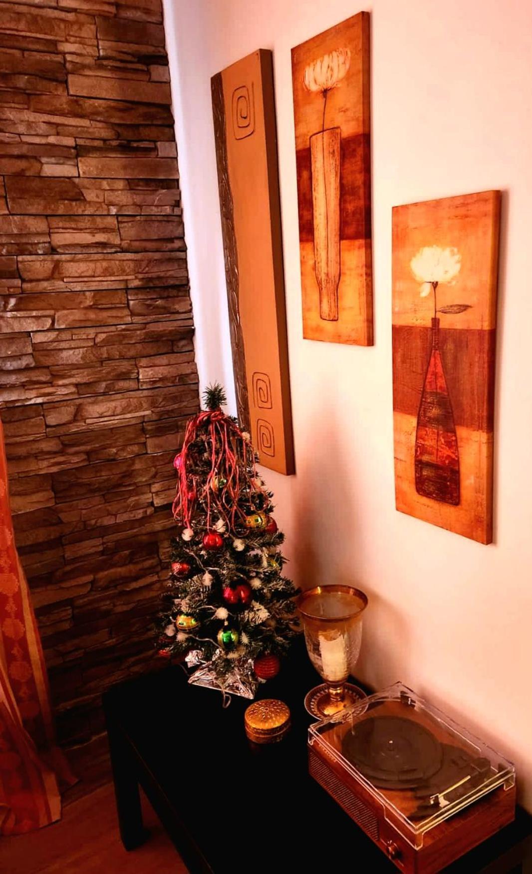 Casolare Isabella "Il Rifugio Dei Vinili" And Alice'S Room Ponsacco Ruang foto
